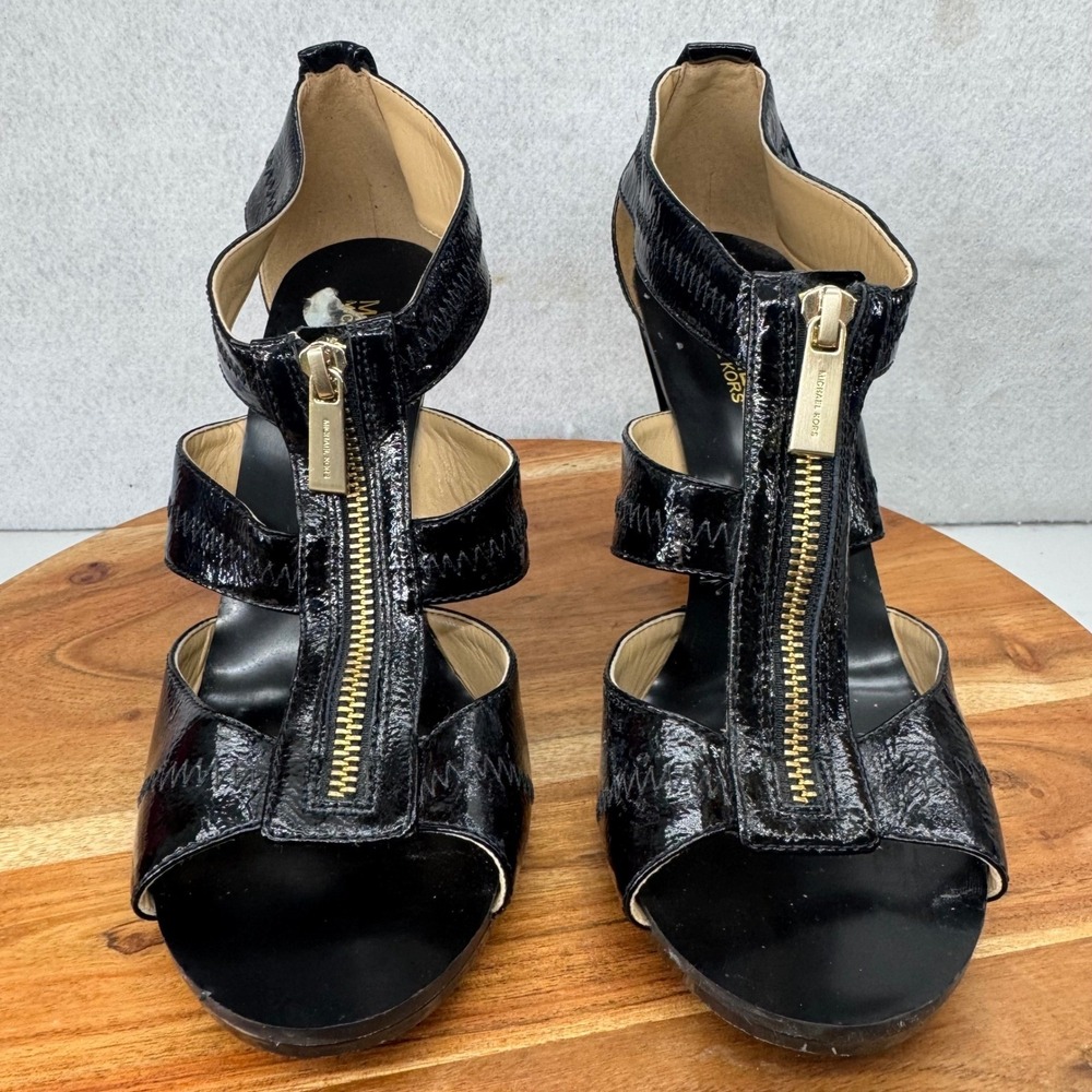 Michael Kors Berkley T-Strap Black‎ Patent Leather Heeled Zip-up Sandals Size 9M - Picture 3 of 10